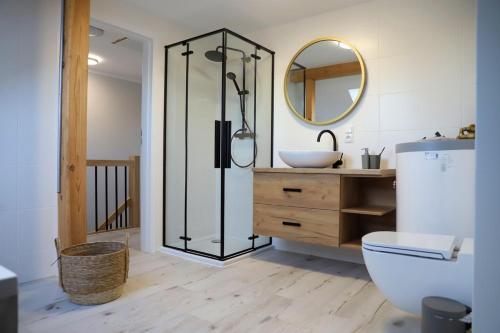 Ένα μπάνιο στο Apartamenty Jawor
