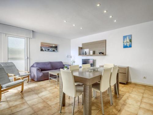 Apartment Platja de Roses-1 by Interhome