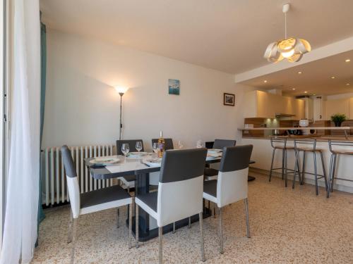 Apartment La Résidence de la Mer-1 by Interhome