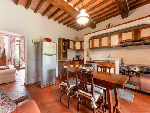 Η κουζίνα ή μικρή κουζίνα στο Holiday Home Alighiero II by Interhome