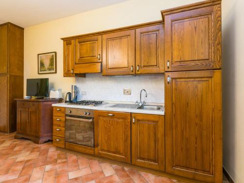 Kuchyň nebo kuchyňský kout v ubytování Holiday Home Ginestra by Interhome