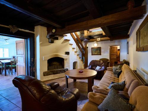 Χώρος καθιστικού στο Holiday Home Harrachov 90 by Interhome