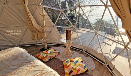 Un lugar para sentarse en Nam Dun Glamping-น้ำดั้นแกลมปิ้ง