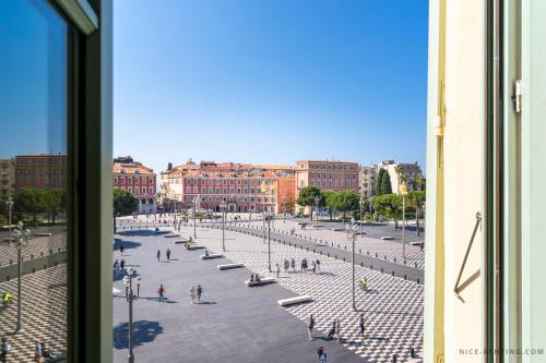Nice Renting - 13 MASSENA - Live A Dream Luxury Loft - Place Massena