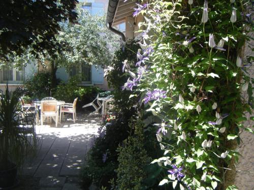 Cit'Hotel Avantici Gapにある庭
