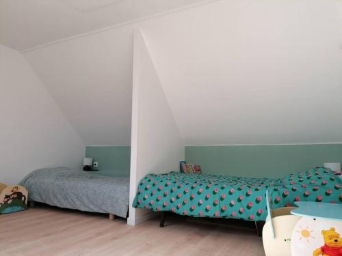 Photo de la galerie de l'établissement Maison centre bourg, 6 pers, 5 minutes de la plage, à Plomeur