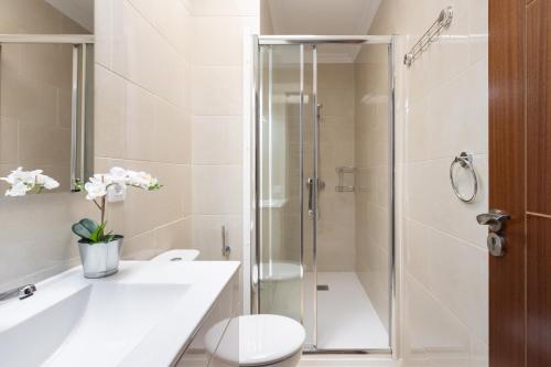 Three spacious apartments 150m from the Las Americas promenade