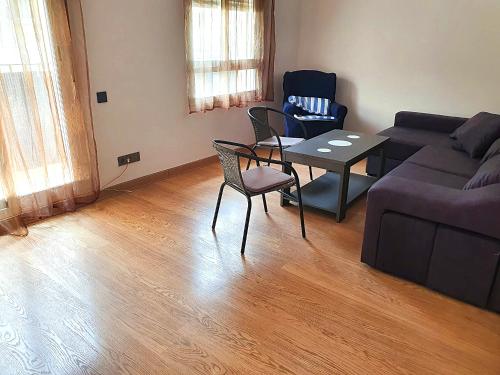Newly renovated Two Bedrooms Apartment in Villa Marina