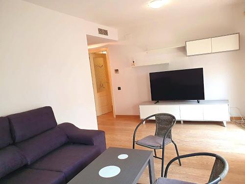 Newly renovated Two Bedrooms Apartment in Villa Marina