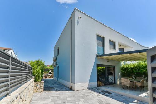 CROWONDER Adriatic Premium Villa Vodice near the Beach