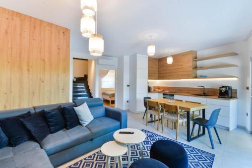 CROWONDER Adriatic Premium Villa Vodice near the Beach