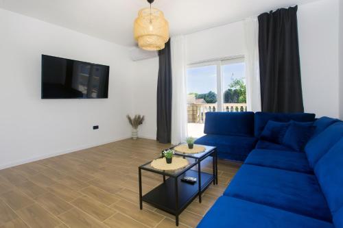 Angolo Apartments