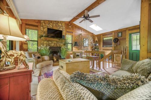 Rushing Creek Retreat – Photos 2