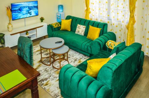 Χώρος καθιστικού στο Lux Suites Ruby Apartment Ngara