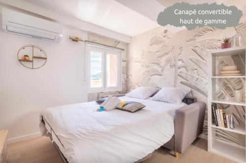 Postel nebo postele na pokoji v ubytování Mont Aurélien - Cosy - Fibre - Cœur de Ville