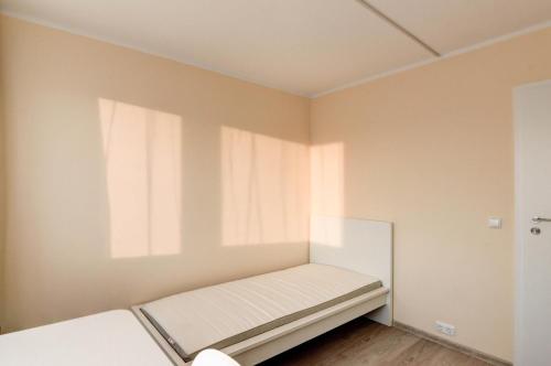 Giường trong phòng chung tại Kalvarijų st 160 Vilnius Students Home LT