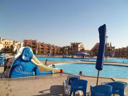 Фотография из галереи Lazorde Bay Apartment в городе Эль-Аламейн