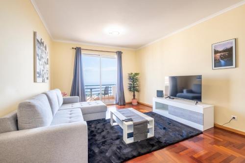 Gracy Apartment at Garajau