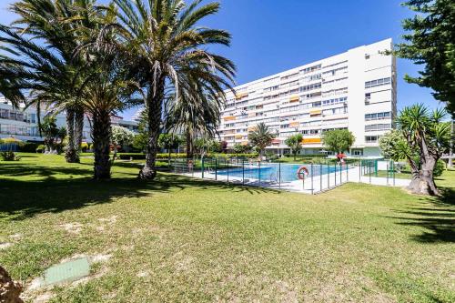Apartamento acogedor, terraza, piscina y mar