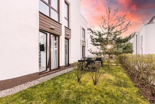Taman di luar Baltica Heaven by 2HomeRent