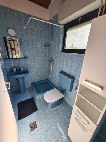 ห้องน้ำของ Blue Lagoon Studio Apartments