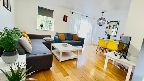 Amazing Location - City of London- 2 Bedroom Stunning Canal View House With Private Garden,Parking & Balcony photo 10