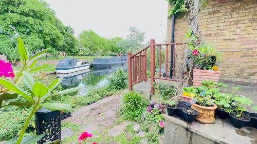 Amazing Location - City of London- 2 Bedroom Stunning Canal View House With Private Garden,Parking & Balcony photo 61
