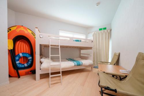 Poschodová posteľ alebo postele v izbe v ubytovaní Athletes&Resorts Minamihayama - Vacation STAY 25573v
