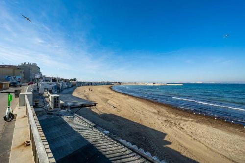 Bel appartement T2 climatisé entre mer et calanque