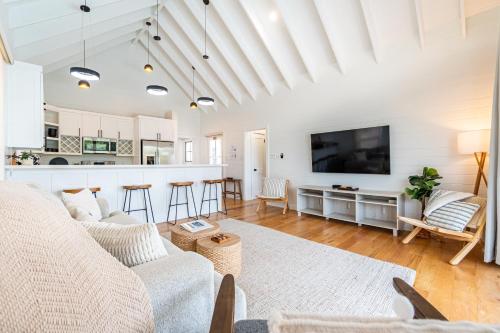 Casa de Luz and The PoolClub at Mahogany Bay!