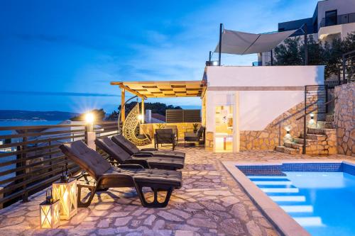 Home PANDZA - Omiš, private pool close to the beach