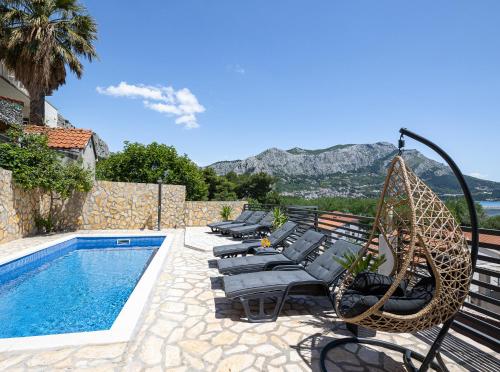 Home PANDZA - Omiš, private pool close to the beach