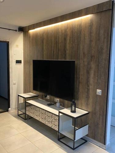 Puerto Rico Savage 3 One o Two Rooms