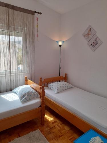 Apartments with parking space Pag - 6542