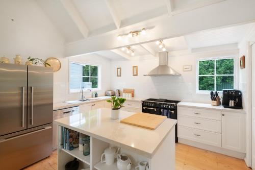 Kuchyň nebo kuchyňský kout v ubytování Hamptons charm at Nantucket in Mollymook