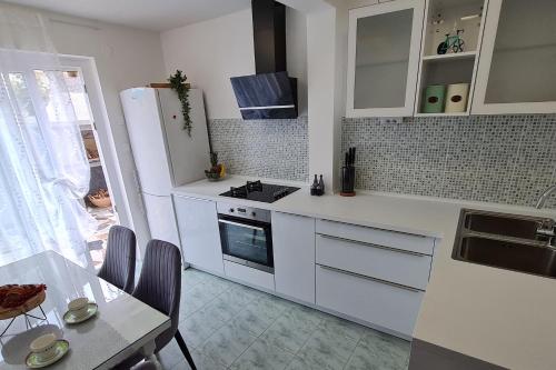 Apartments with hot tub Stobrec, Split - 21339