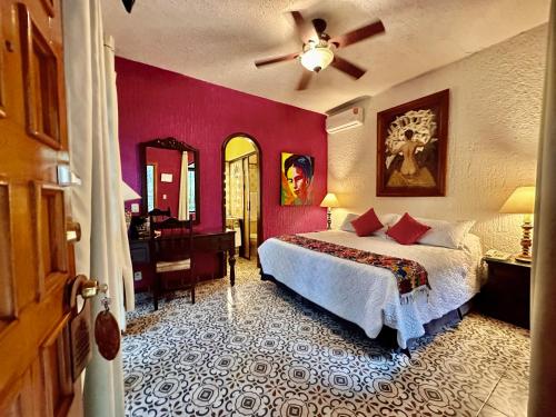 La Villa del Ensueno Boutique Hotel — Photo of the whole room