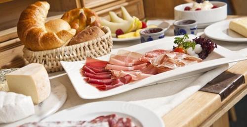 Jídlo v hotelu nebo okolí