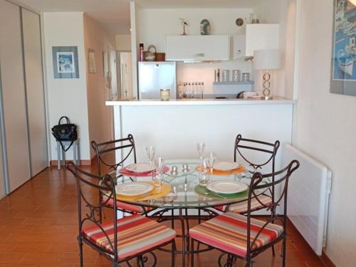 T2 Moderne Vue Mer, 3 Étoiles, Parking Privé, Proche Plage - FR-1-696-40