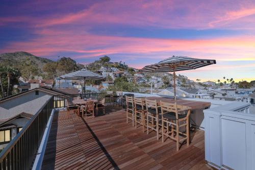 Newly Built Modern Home w Ocean View Rooftop Deck