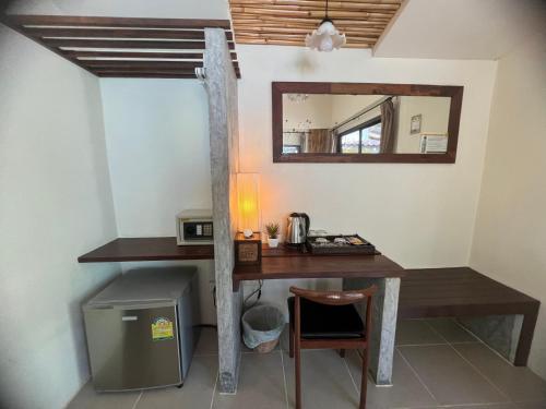 Kuchyň nebo kuchyňský kout v ubytování Coco Lanta Resort - SHA Extra Plus