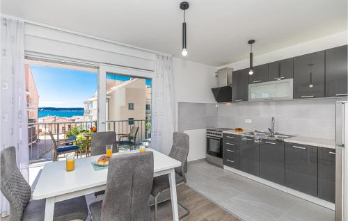 Amazing Apartment In Kastel Kambelovac