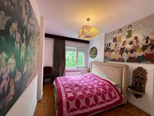 Cama o camas de una habitación en Luxury Apartment With Sea and Forest View