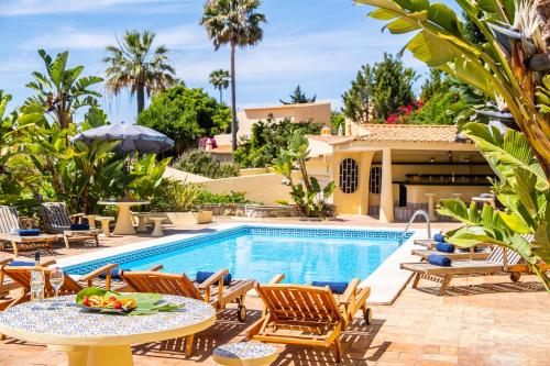 Villa Crisandra - com piscina aquecível, em Albufeira