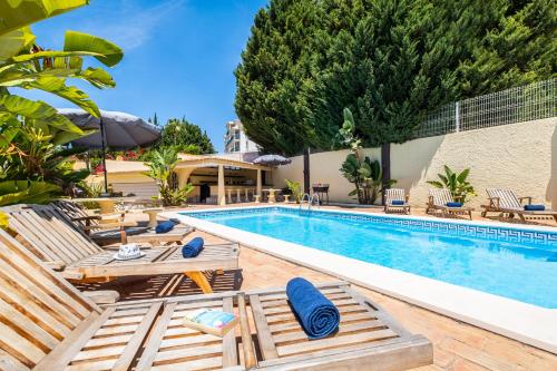 Villa Crisandra - com piscina aquecível, em Albufeira