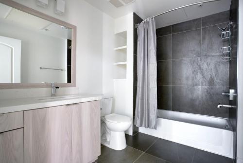 Koupelna v ubytování Playa Vista 1br w pool gym bbq nr 405 LAX-1056