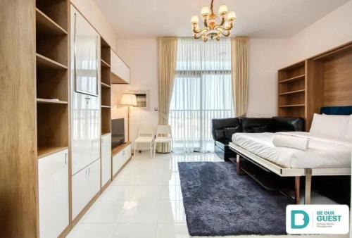 תמונה מהגלריה של Studio Apartment in Starz by Danube in Al Furjan בדובאי