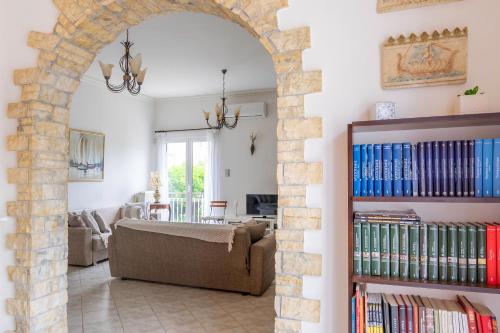 Spacious 2 bedroom apartment at Glifada