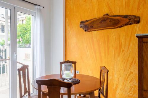 Spacious 2 bedroom apartment at Glifada
