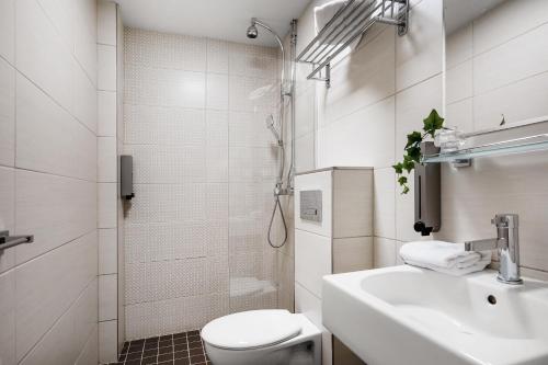 Un baño de Hotel Point
